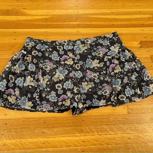 Free People Grey Floral Lightweight Ruffle Flounce Shorts - Picture 1 of 5